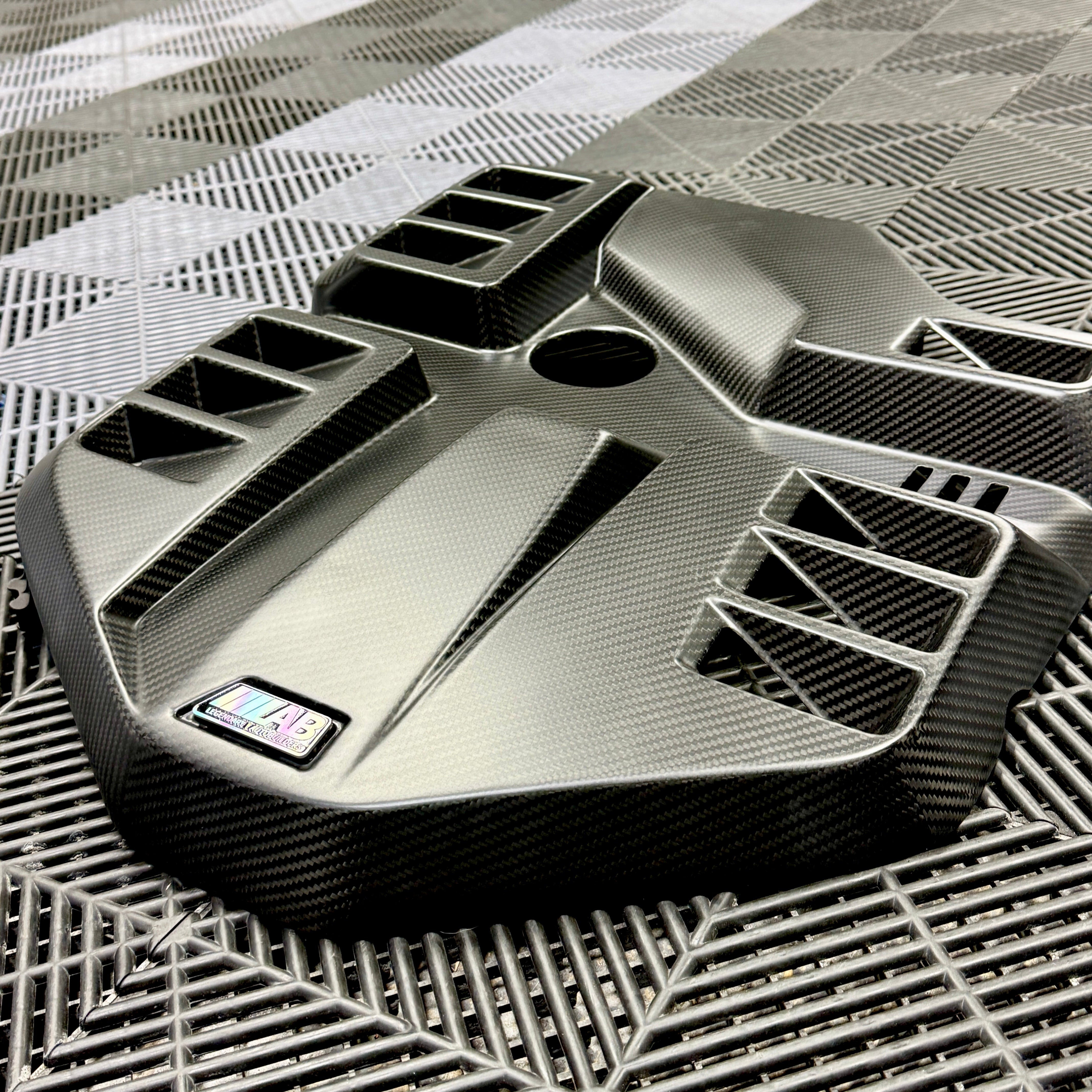G8X M2 M3 M4 Dry XL Carbon Engine Cover