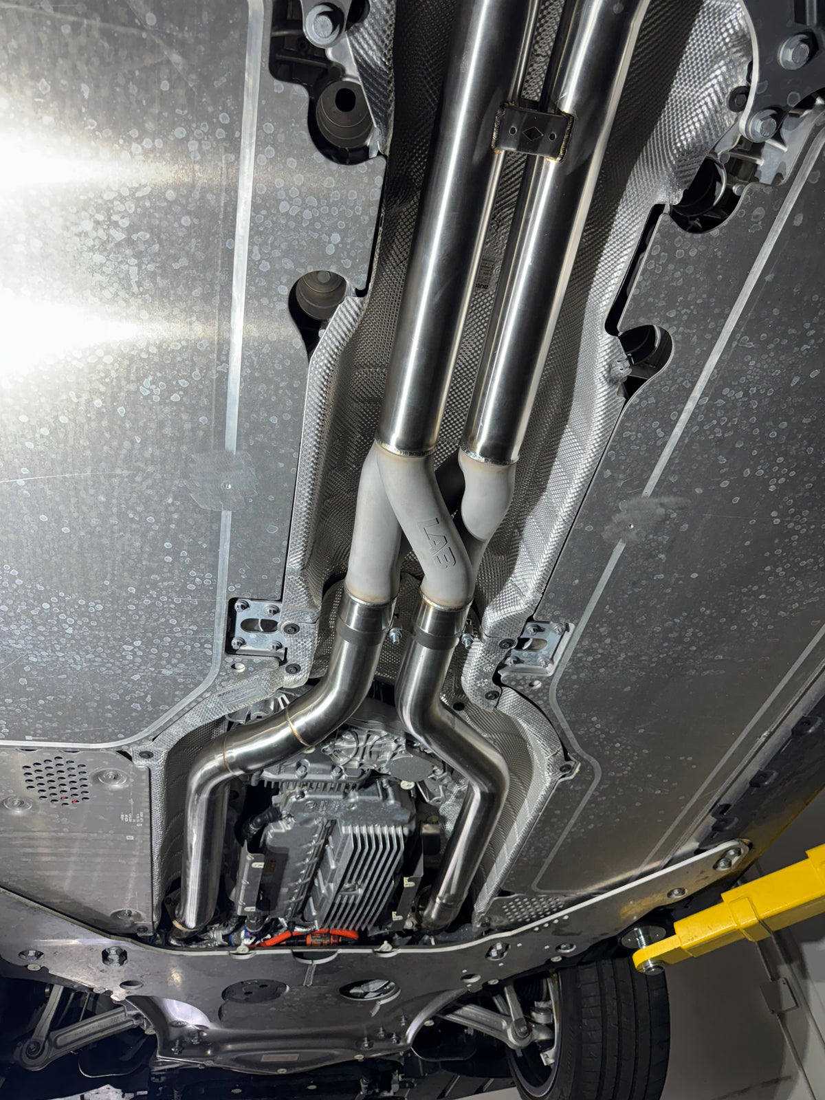 LAB BMW G90 G99 M5 Z-Pipe Midpipe (2025+)