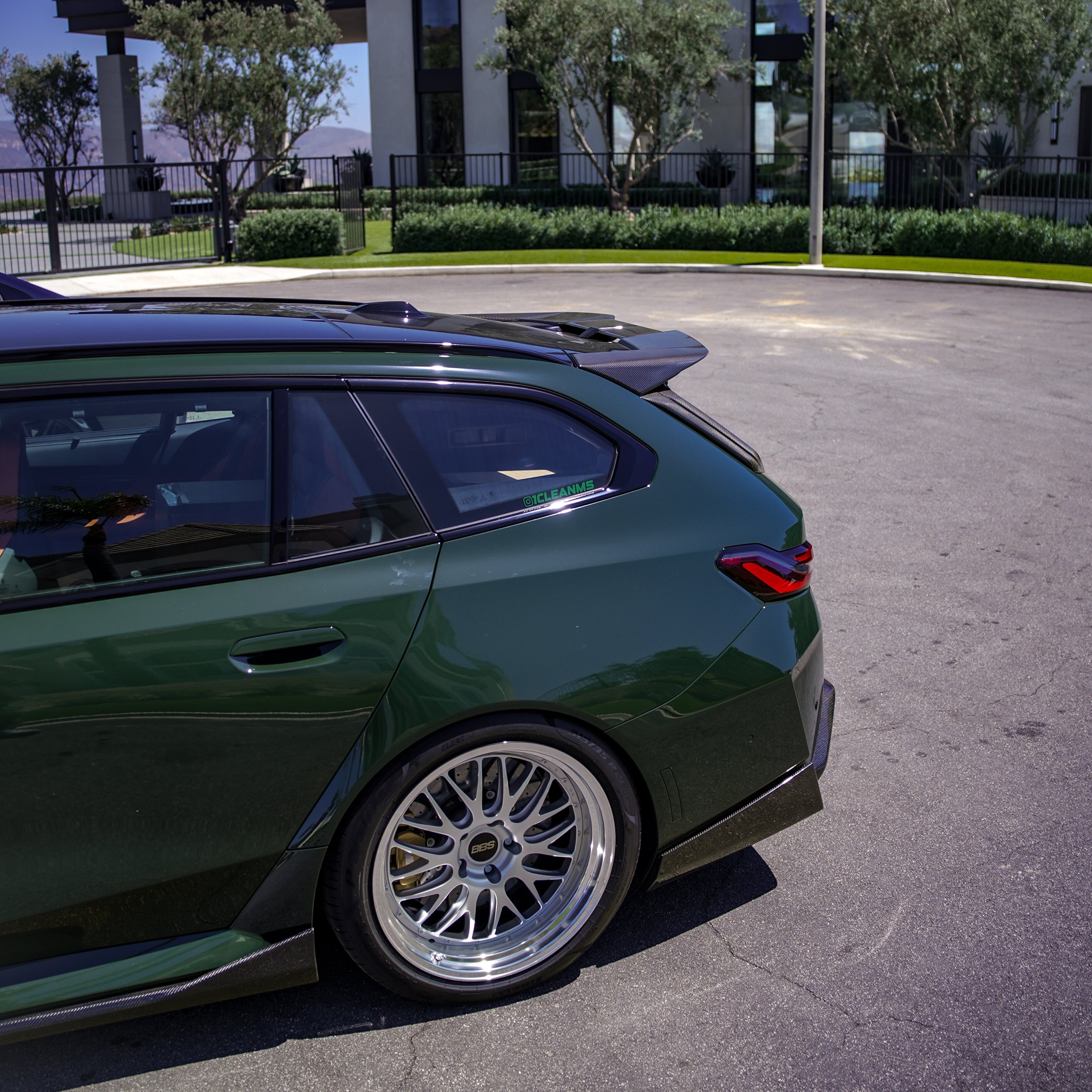 G99 M5 SQ Dry Carbon Upper Spoiler