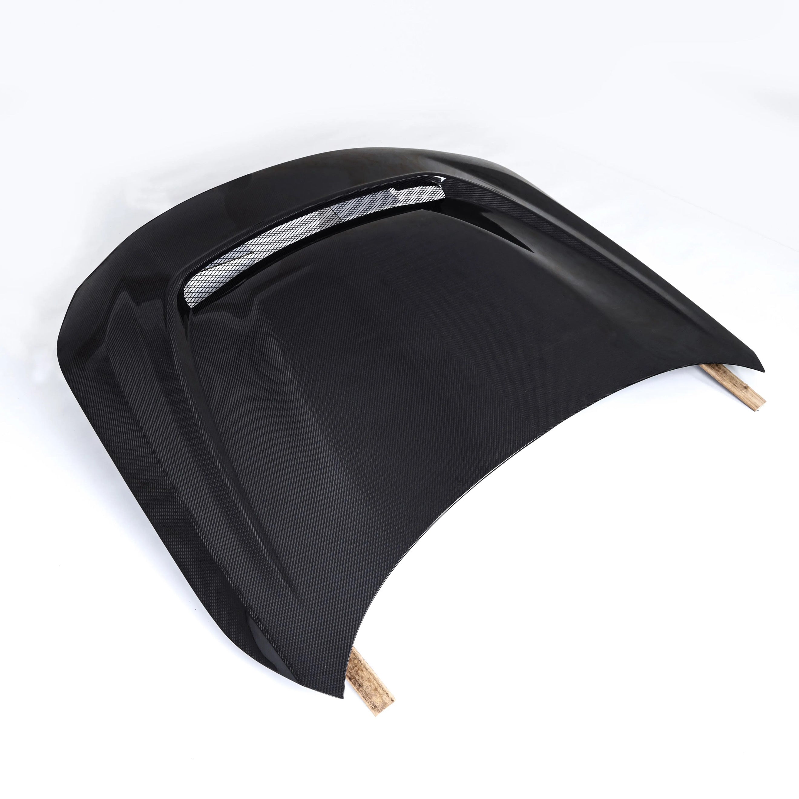 G87 M2 Dry Carbon Hood