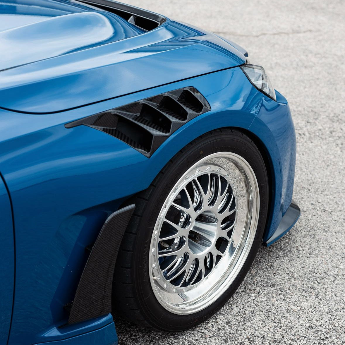G87 M2 GT3 Style Vented Carbon Fenders